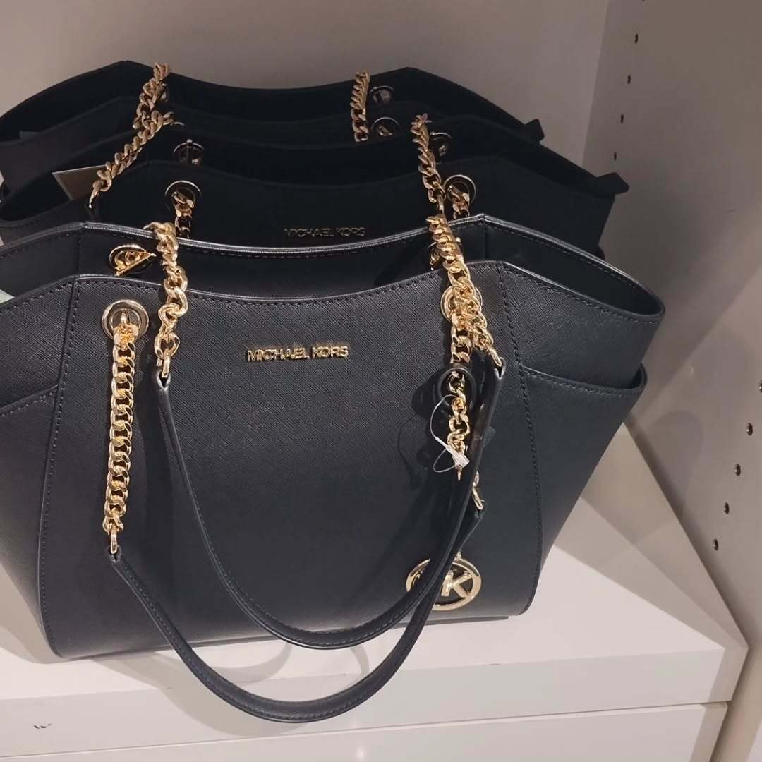 Michael Kors "jet set travel" wallet