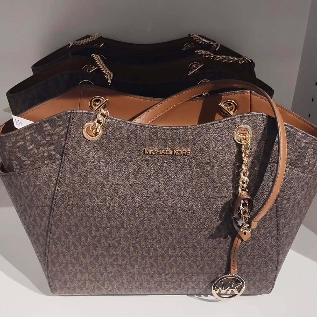 Michael Kors "jet set travel" wallet