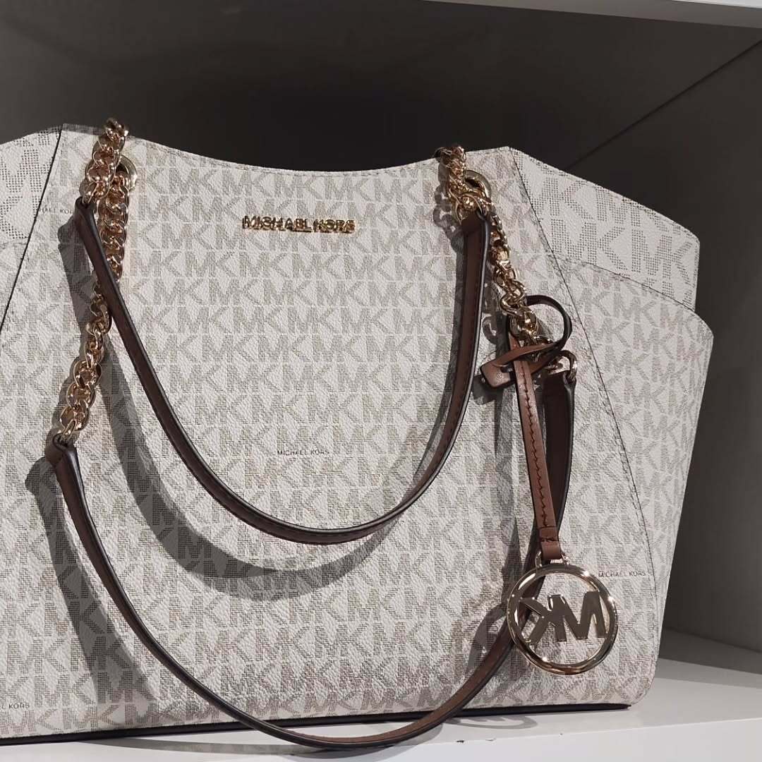 Michael Kors "jet set travel" wallet